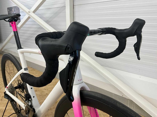 Chapter 2 toa limited edition racefiets - afbeelding 12 van  18