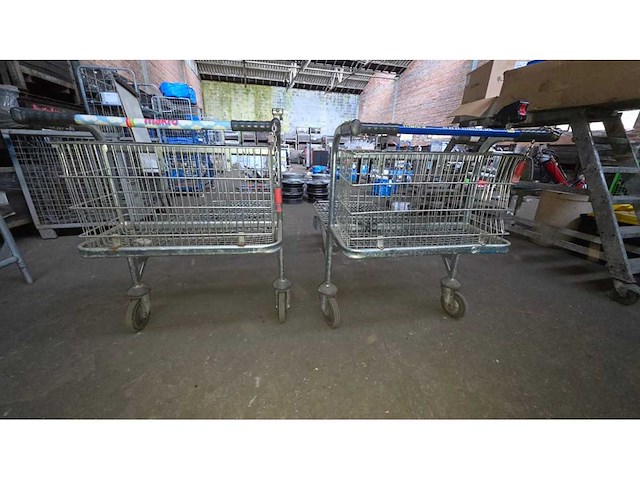 Chariots de magasin (2x) - afbeelding 2 van  7
