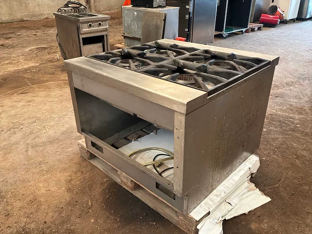 Charvet barbecue - afbeelding 8 van  9