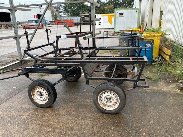 Chassis menwagen - afbeelding 2 van  7