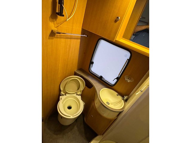 Chausson flash 11m12 - camper - afbeelding 42 van  67
