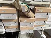 Chaussures e.a. (+/- 120 paires) - afbeelding 9 van  20