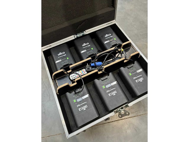 Chauvet - case met 6x chauvet freedom par tri6 - batterij - afbeelding 1 van  6