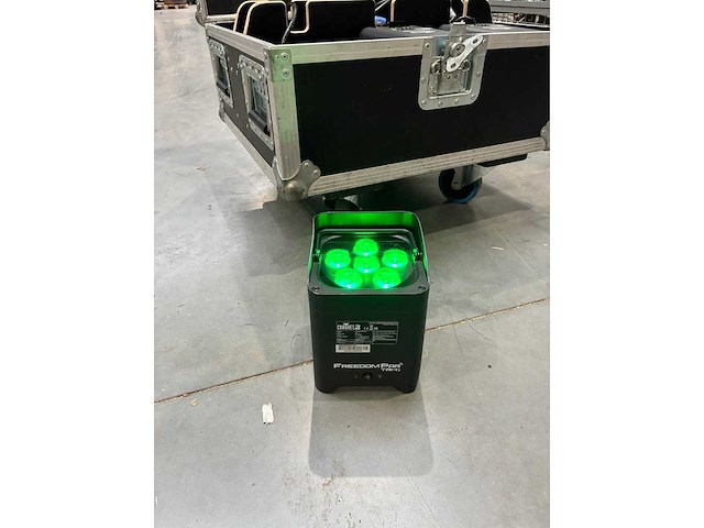 Chauvet - case met 6x chauvet freedom par tri6 - batterij - afbeelding 2 van  4