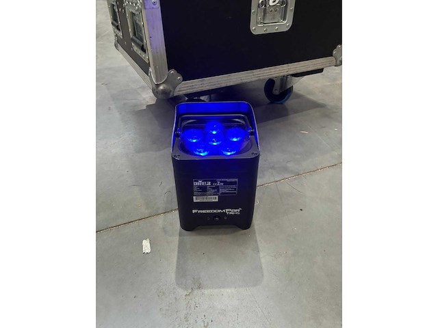 Chauvet - case met 6x chauvet freedom par tri6 - batterij - afbeelding 3 van  4