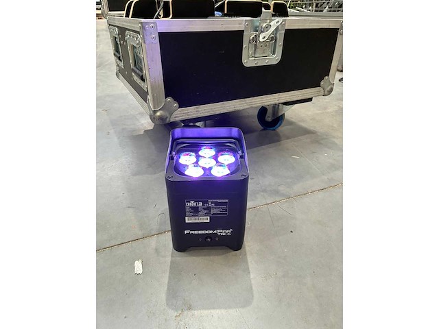 Chauvet - case met 6x chauvet freedom par tri6 - batterij - afbeelding 4 van  4