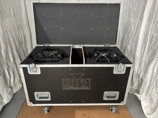 Chauvet - mk2 profile - case met 2x chauvet mk2 profile (2x) - afbeelding 1 van  2