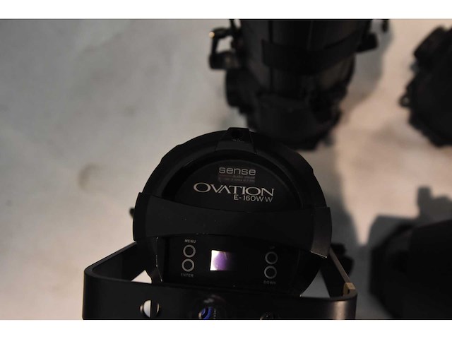 Chauvet - ovation e160 ww + lens 25° - 50° - various light equipment (4x) - afbeelding 2 van  3