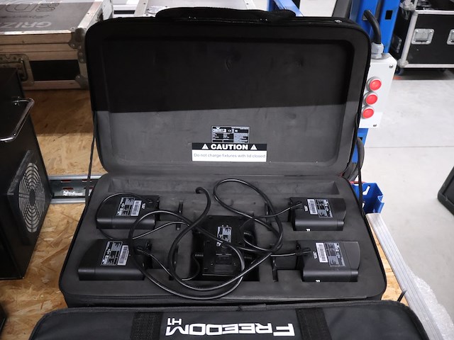 Chauvet dj draadloze batterijspots (x2) - afbeelding 5 van  6