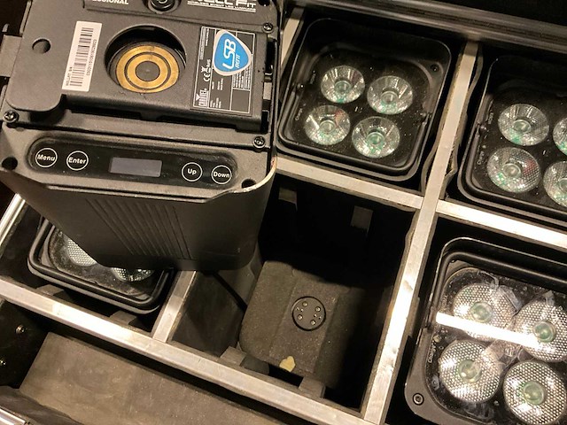 Chauvet wellfit batterij-uplighter (6x) - afbeelding 4 van  6