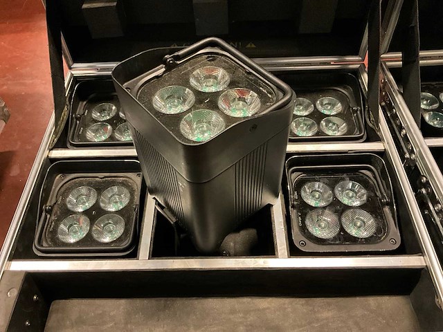 Chauvet wellfit batterij-uplighter (6x) - afbeelding 1 van  3