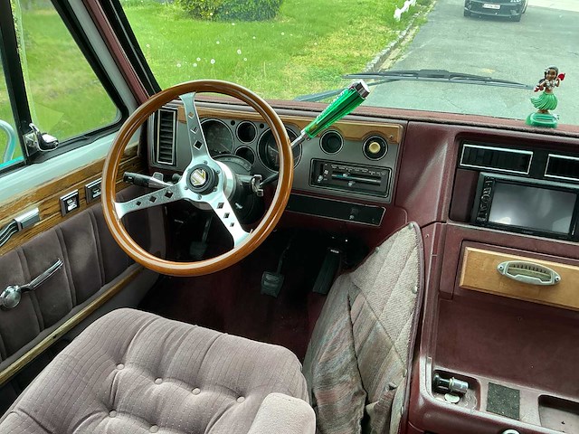 Cheverolet chevy van camper oldtimer - afbeelding 7 van  24