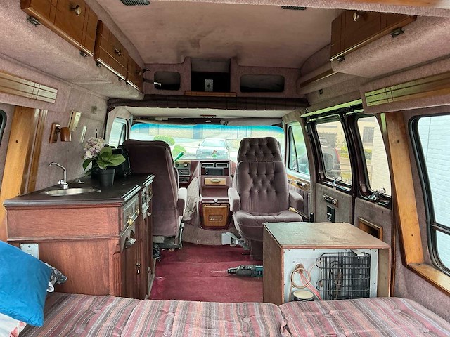 Cheverolet chevy van camper oldtimer - afbeelding 3 van  26