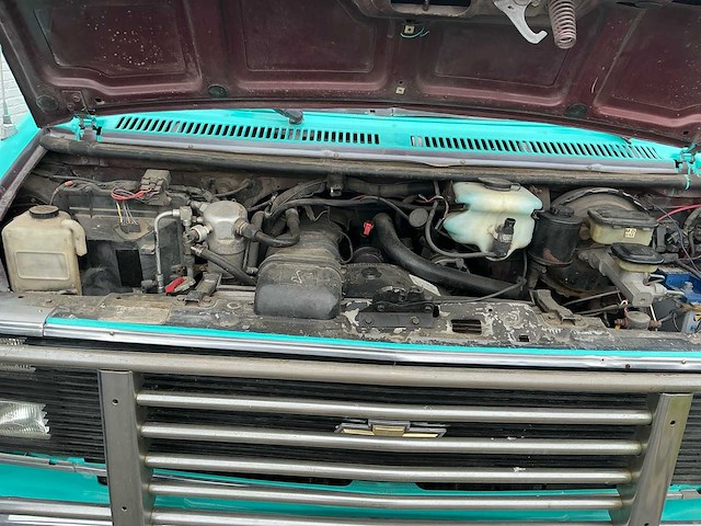 Cheverolet chevy van camper oldtimer - afbeelding 9 van  26