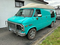 Cheverolet chevy van camper oldtimer - afbeelding 1 van  26