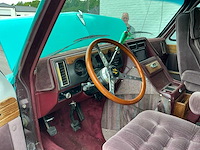 Cheverolet chevy van camper oldtimer - afbeelding 15 van  26