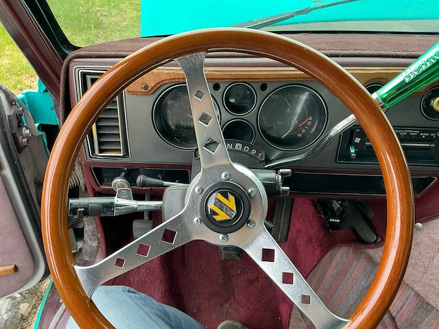 Cheverolet chevy van camper oldtimer - afbeelding 18 van  26