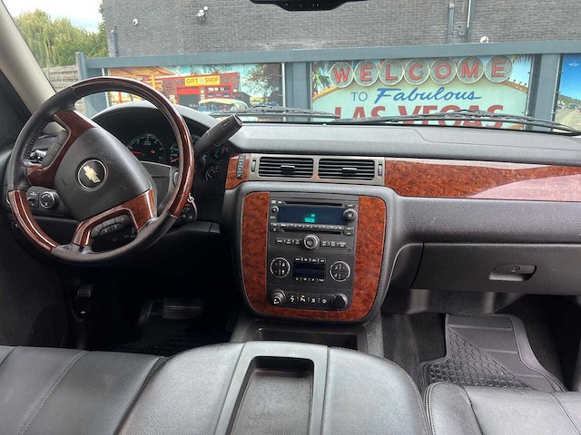 Chevrolet - - suburban - car - 2009 - afbeelding 20 van  20