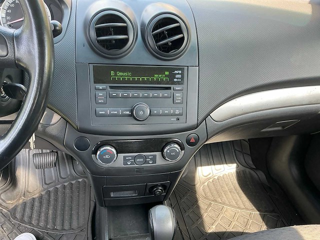Chevrolet - aveo lt - m1 - - afbeelding 14 van  15