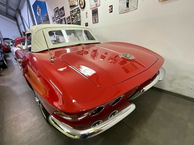 Chevrolet - corvette c2 - cabriolet - vintage auto's > 15 - afbeelding 24 van  29