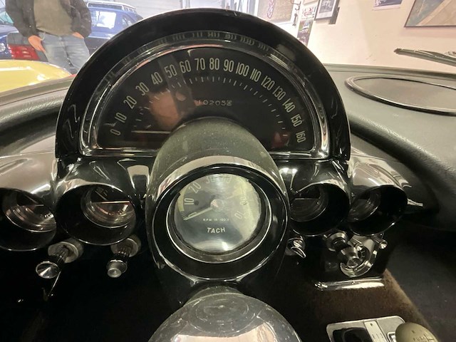 Chevrolet - corvette c2 - cabriolet - vintage auto's > 15 - afbeelding 7 van  29