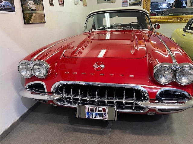 Chevrolet - corvette c2 - cabriolet - vintage auto's > 15 - afbeelding 28 van  29