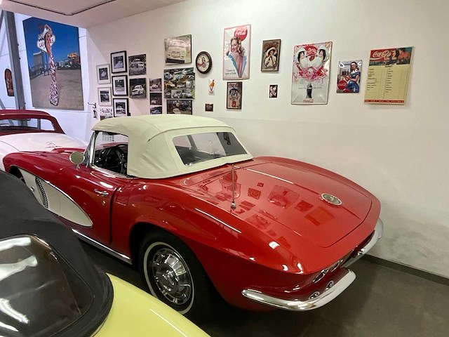 Chevrolet - corvette c2 - cabriolet - vintage auto's > 15 - afbeelding 10 van  11