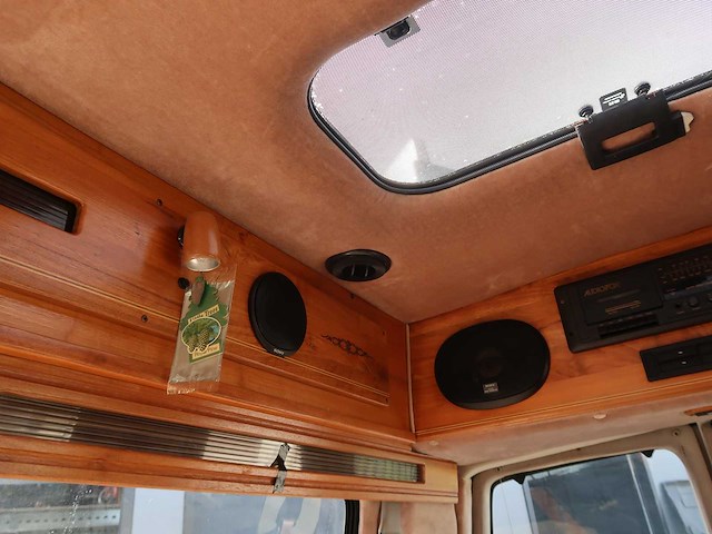 Chevrolet - g1500 explorer - classic cars >15 - afbeelding 11 van  27