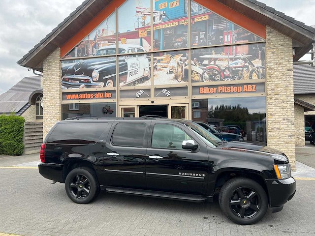 Chevrolet - suburban v8 - car - 2009 - afbeelding 28 van  32