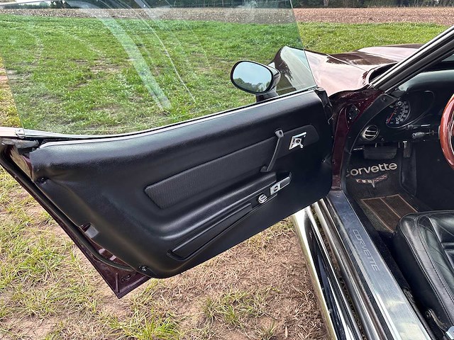 Chevrolet - targa - corvette c3 targa - oldtimer - afbeelding 36 van  43