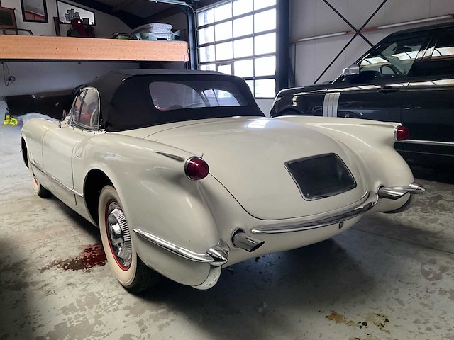 Chevrolet corvette c1 cabriolet vintage auto - afbeelding 44 van  45