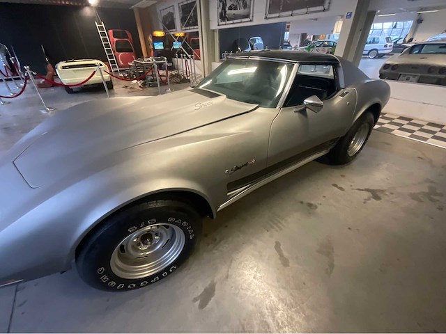 Chevrolet corvette c3 stingray vintage auto's > 15 - afbeelding 11 van  18