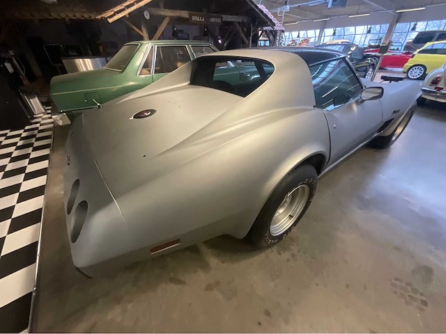 Chevrolet corvette c3 stingray vintage auto's > 15 - afbeelding 14 van  18