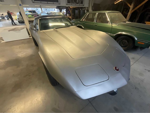 Chevrolet corvette c3 stingray vintage auto's > 15 - afbeelding 16 van  18