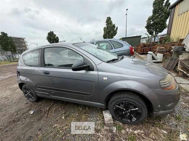 Chevrolet personenwagen enkel voor vergunninghouders en erkende centra voor verschroting - afbeelding 4 van  6