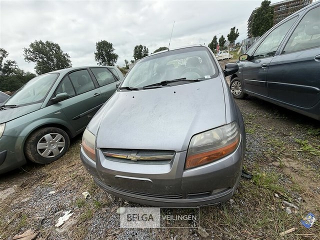 Chevrolet personenwagen enkel voor vergunninghouders en erkende centra voor verschroting - afbeelding 2 van  6