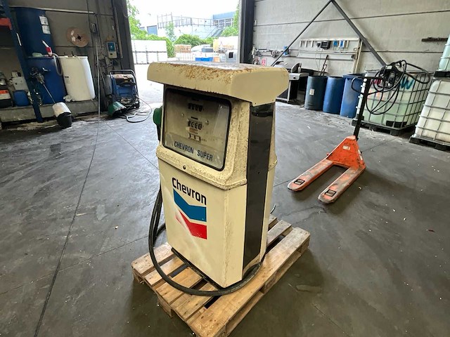 Chevron chevron tankpomp - afbeelding 3 van  7