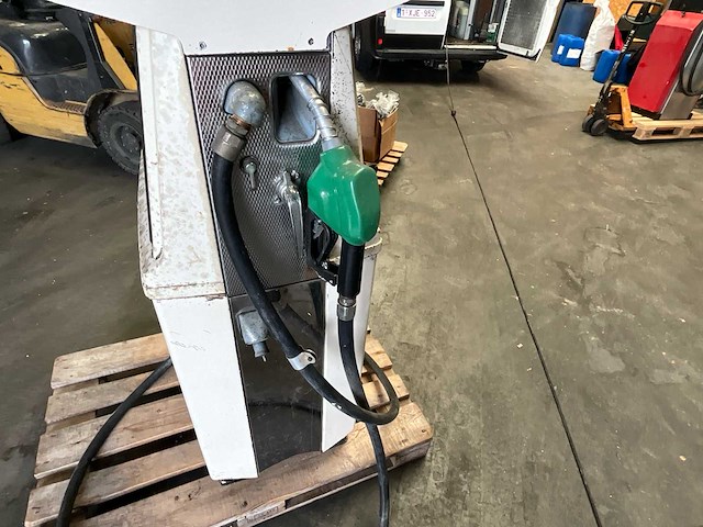 Chevron chevron tankpomp - afbeelding 6 van  7