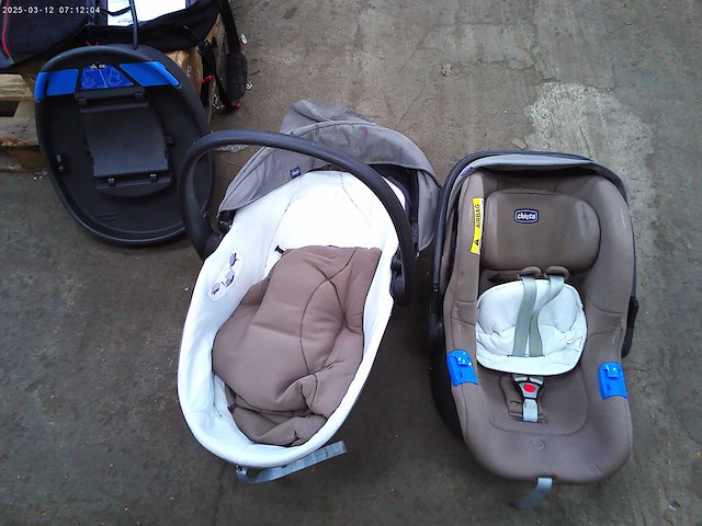 Chicco driedelige set - afbeelding 1 van  4