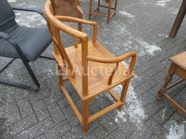 Chinees gesneden houten stoel (010871-036) - afbeelding 2 van  3