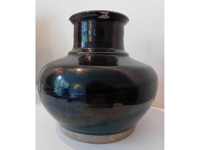 Chinese black glaze pot - afbeelding 1 van  8