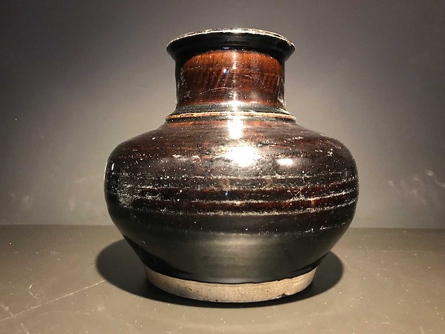 Chinese black glaze pot - afbeelding 5 van  8