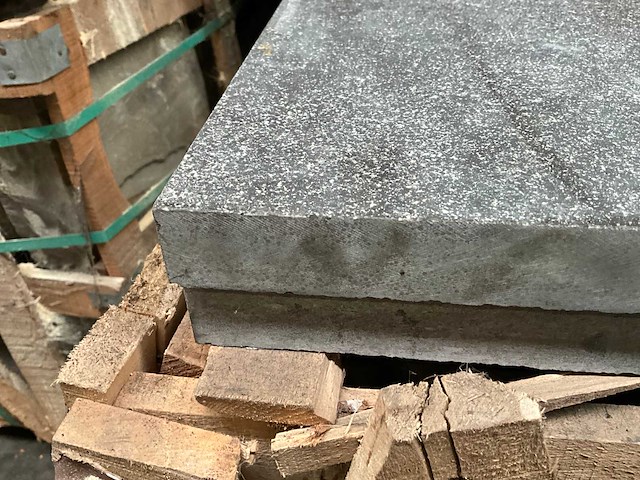 Chinese blauwsteen natuursteen tuintegel - afbeelding 2 van  3