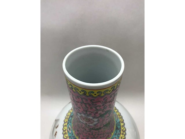 Chinese famille rose bottle vase ‘eight immortals’ - porcelain - china - afbeelding 11 van  38