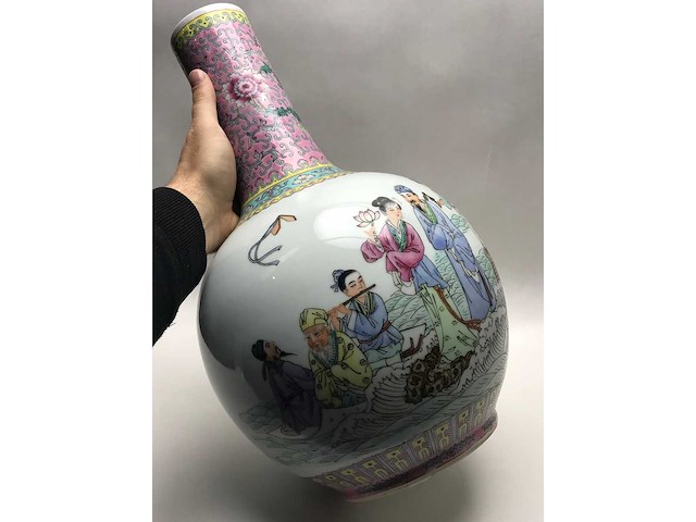 Chinese famille rose bottle vase ‘eight immortals’ - porcelain - china - afbeelding 1 van  38