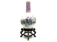 Chinese famille rose bottle vase ‘eight immortals’ - porcelain - china - afbeelding 12 van  38
