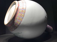 Chinese famille rose bottle vase ‘eight immortals’ - porcelain - china - afbeelding 25 van  38