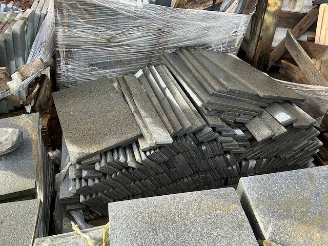 Chinese graniet (250x) - afbeelding 1 van  4