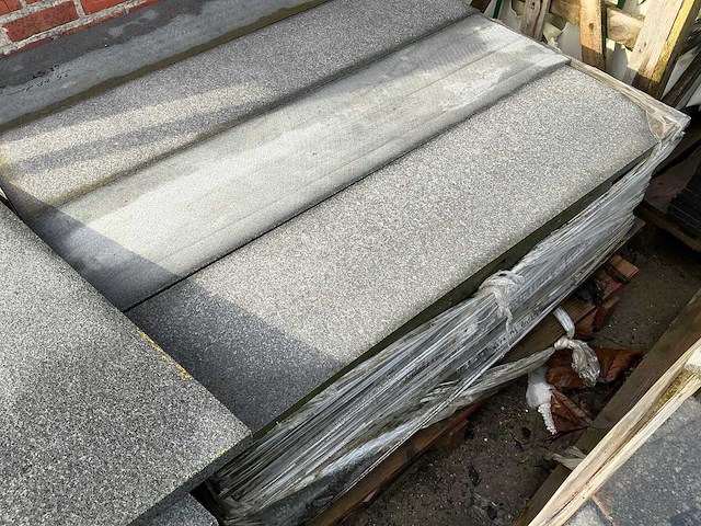 Chinese graniet (68x) - afbeelding 1 van  3