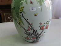 Chinese vaas met houten deksel, gemarkeerd - afbeelding 1 van  6